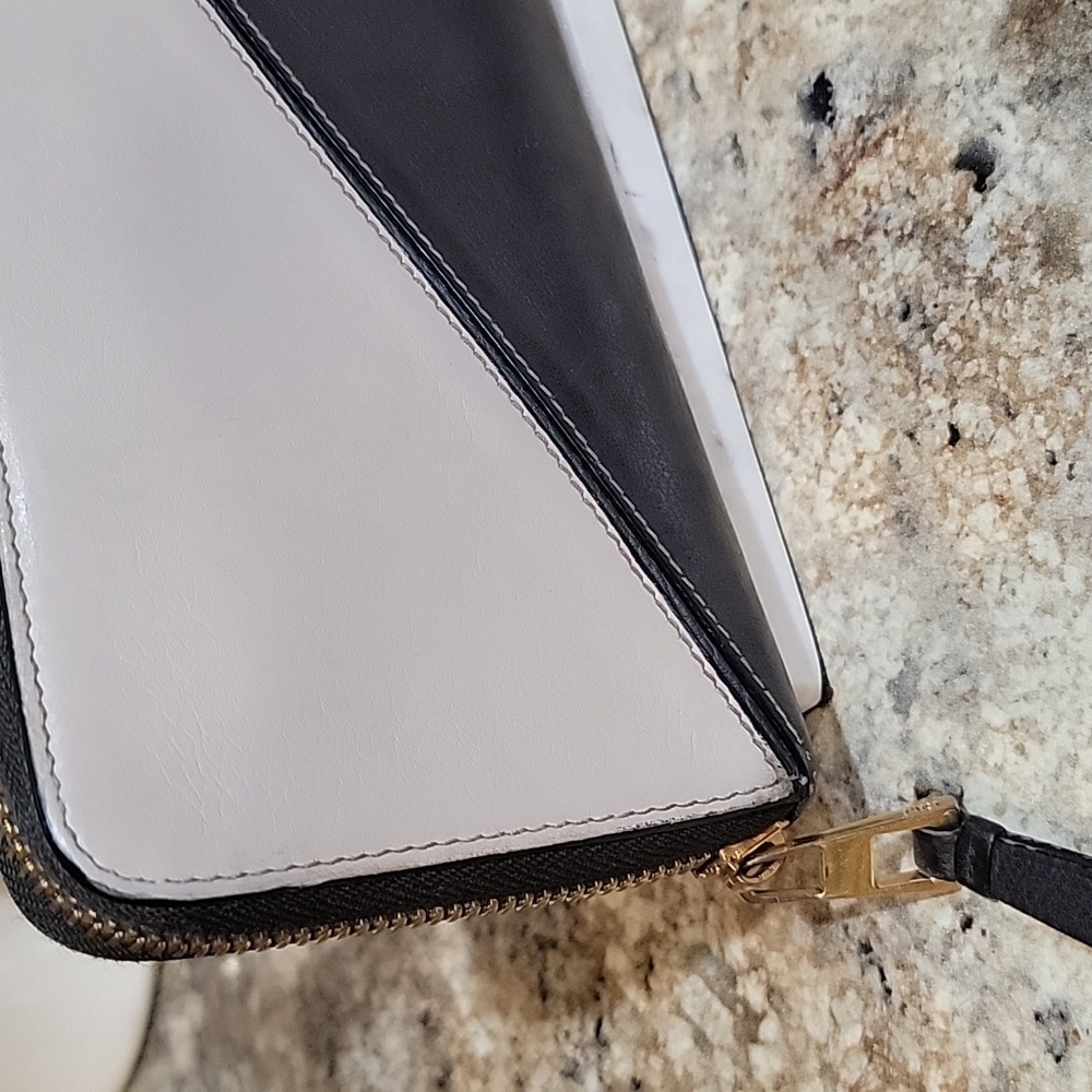 Loewe EUC Puzzle Anagram Leather Long Wallet Round Zip Unisex Authentic - Picture 3 of 15